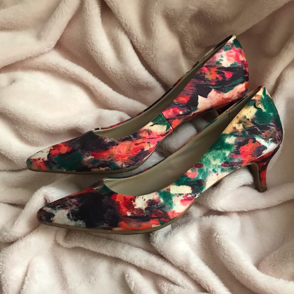 Dana Buchman floral kitten heels